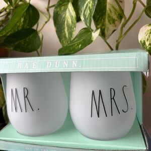 Rae Dunn “Mr & Mrs” Stemless Wine Glasses – Frosted – NIB